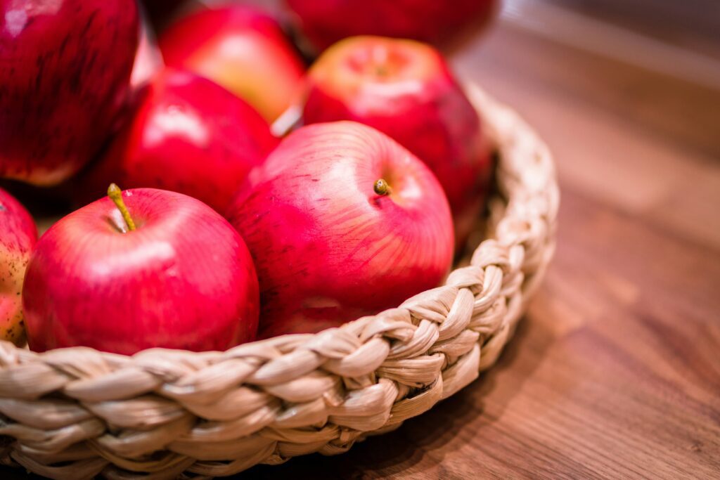 basket of apple