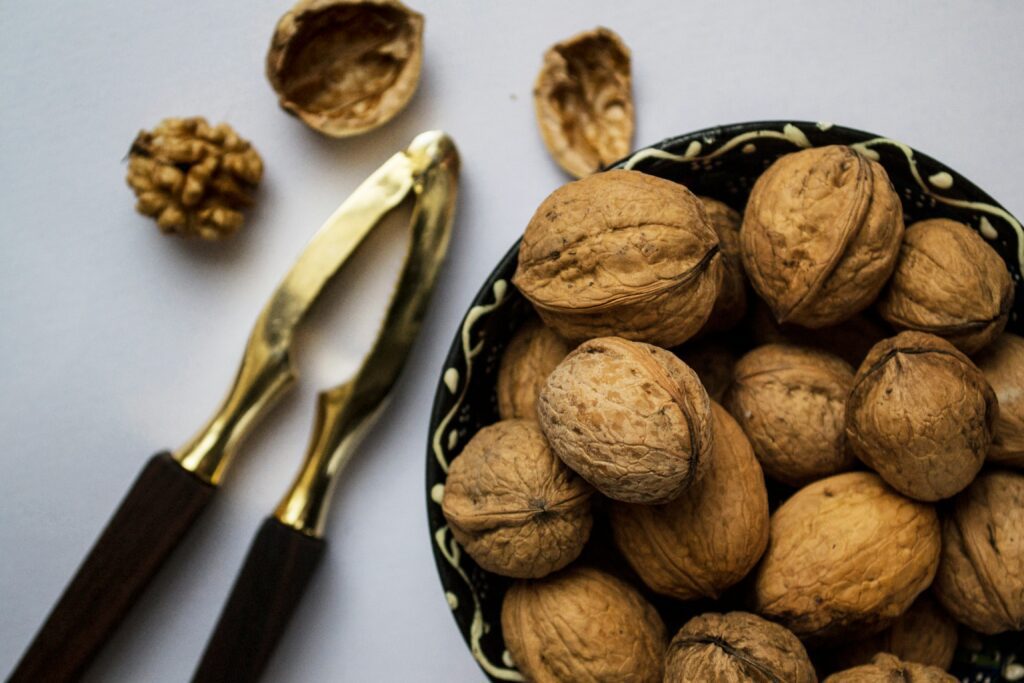 uses of walnuts