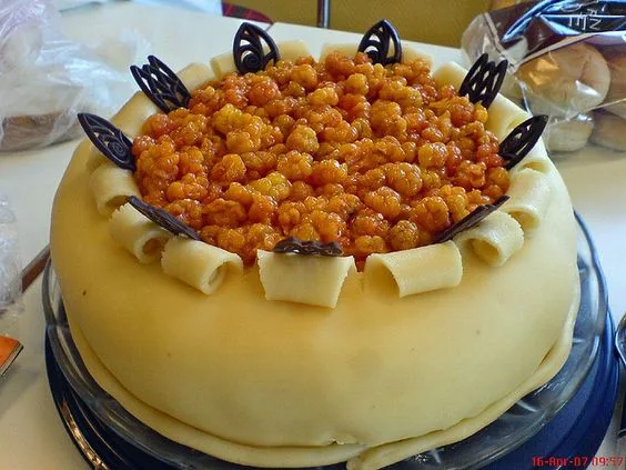cake with cloudberries